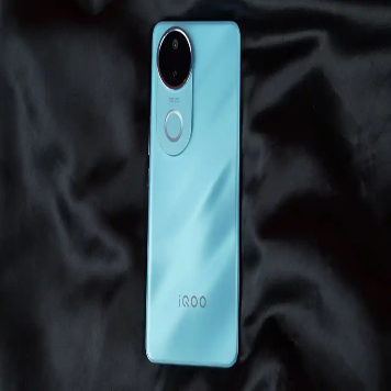 iQOO Z10R Rear Design
